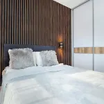 Апартаменти Air-conditioned In With Parking By Renters Ряшів