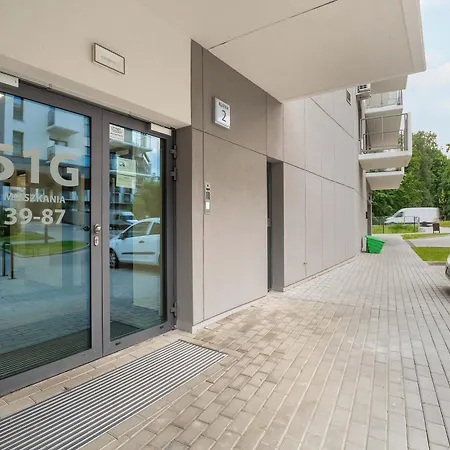 Air-conditioned In With Parking By Renters Апартаменты Жешув