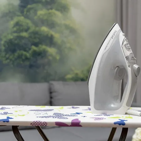 Air-conditioned In With Parking By Renters *