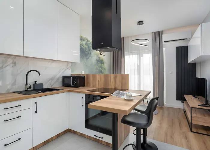 Air-conditioned In With Parking By Renters