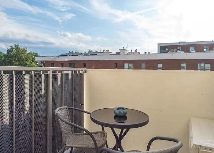 Air-conditioned In With Parking By Renters