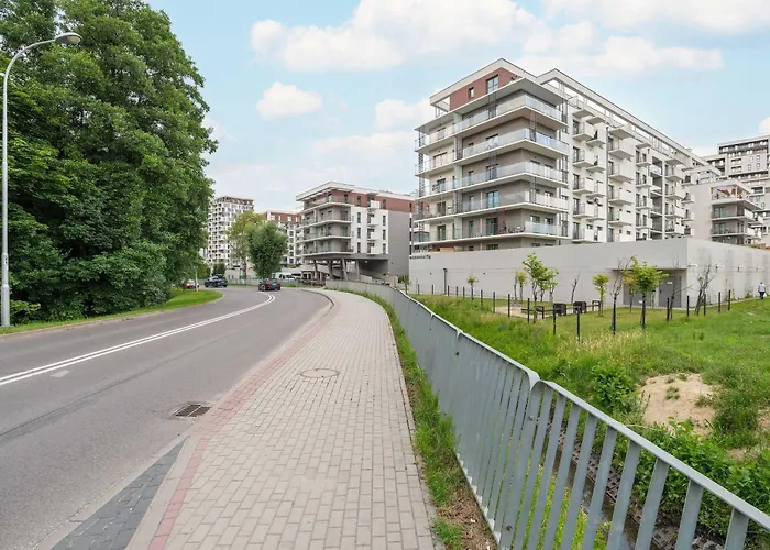Air-conditioned In With Parking By Renters